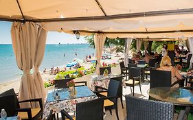 Iris Beach Hotel